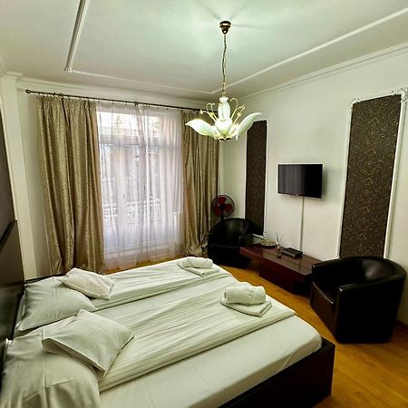 Garsoniera Ultracentral Lägenhet Bacău Exteriör bild