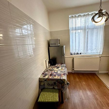 Garsoniera Ultracentral Lägenhet Bacău Exteriör bild